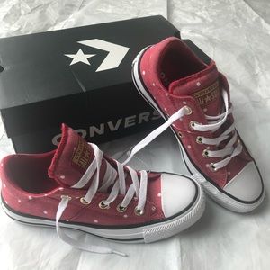 red polka dot converse